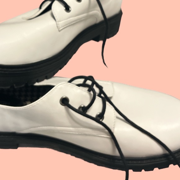 Black and White Oxford Shoes Seychelles size 11 - Picture 2 of 2